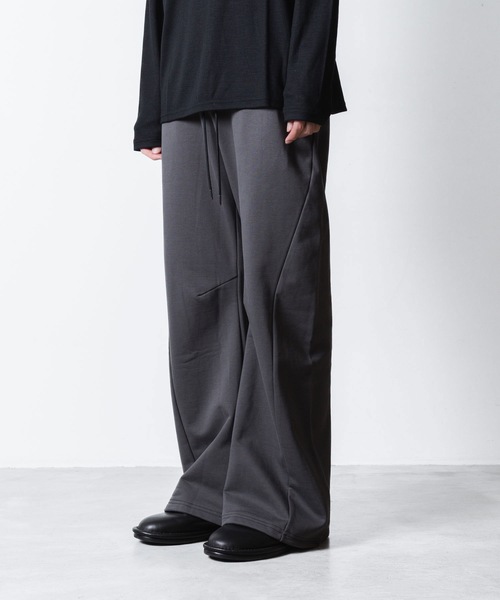 ATTACHMENT（アタッチメント）の「コットン ストレッチテリー 3Dワイドトラウザーズ / CO STRECH TERRY 3D WIDE TROUSERS（スウェットパンツ・メンズ・ブラック/ライトグレー/ダークグレー・3/2/1）」の6枚目の写真