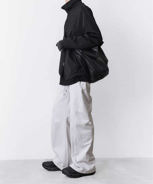 ATTACHMENT（アタッチメント）の「コットン ストレッチテリー 3Dワイドトラウザーズ / CO STRECH TERRY 3D WIDE TROUSERS（スウェットパンツ・メンズ・ブラック/ライトグレー/ダークグレー・3/2/1）」の4枚目の写真