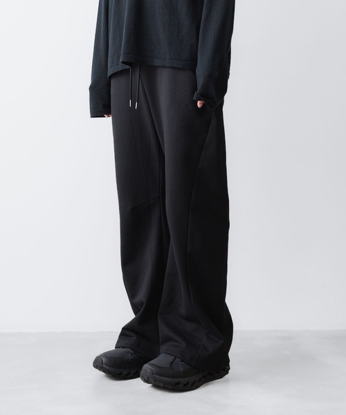ATTACHMENT（アタッチメント）の「コットン ストレッチテリー 3Dワイドトラウザーズ / CO STRECH TERRY 3D WIDE TROUSERS（スウェットパンツ・メンズ・ブラック/ライトグレー/ダークグレー・3/2/1）」の20枚目の写真