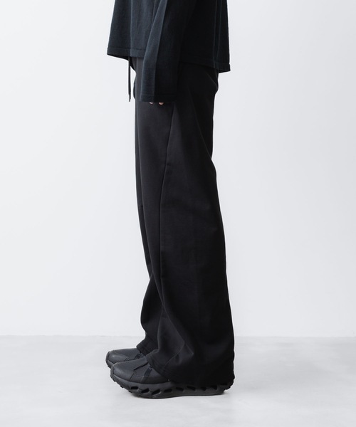 ATTACHMENT（アタッチメント）の「コットン ストレッチテリー 3Dワイドトラウザーズ / CO STRECH TERRY 3D WIDE TROUSERS（スウェットパンツ・メンズ・ブラック/ライトグレー/ダークグレー・3/2/1）」の21枚目の写真
