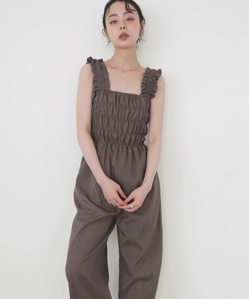 LIAN（リアン）の「フリルオールインワン（つなぎ/オールインワン・レディース・ブラウン/ベージュ/ブラック/アイボリー・FREE）」の3枚目の写真