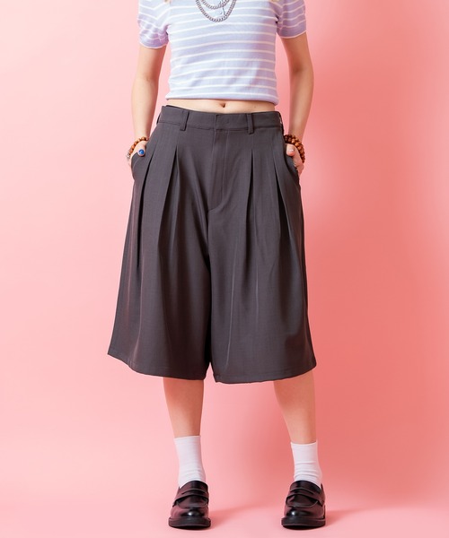 a.p.o.v.(エーピーオービー)の「a.p.o.v. スーパーワイド2タックスラックスハーフパンツ(スラックス・メンズ・グレー/ブラック・ONESIZE)」の1枚目の写真