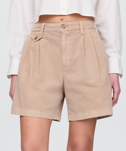 GAP（ギャップ）の「6インチ ミッドライズ ツイル プリーツ トラウザーショートパンツ（その他パンツ・レディース・カーキ/ベージュ・2/0/00/4/6/8/10/000）」の2枚目の写真