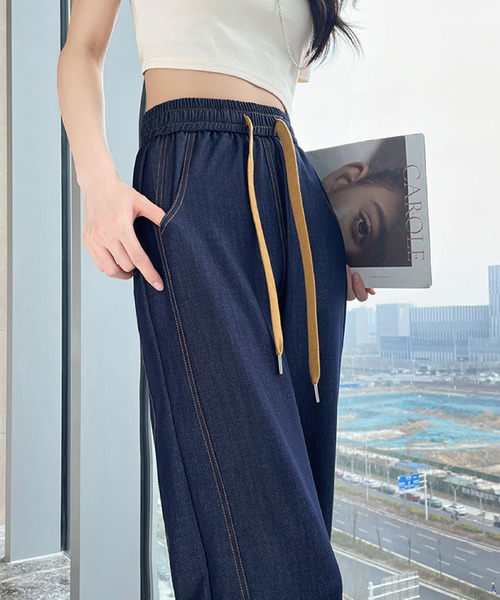 2ly2(トゥーリートゥー)の「ゆるカジ派の神パンツ♪ハイウエスト紐付きワイドデニムパンツ(その他パンツ・レディース・ブラック/ネイビー・FREE)」の8枚目の写真