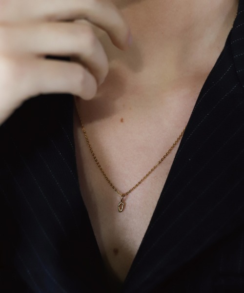 TEN.（テン）の「18KGP ドローイングナンバーチャーム（チャーム・レディース・ゴールド・7/3/2/1/0/4/5/6/8/9）」の2枚目の写真