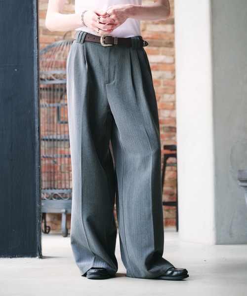 Adoon plain（アドーンプレーン）の「3-TUCK HERRINGBONE WIDE SLACKS / 3タックヘリンボーンワイドバギースラックス（スラックス・メンズ・チャコールグレー/ブラック・SMALL/MEDIUM/LARGE）」の20枚目の写真