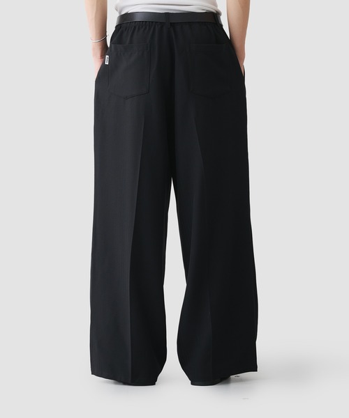 Adoon plain（アドーンプレーン）の「3-TUCK HERRINGBONE WIDE SLACKS / 3タックヘリンボーンワイドバギースラックス（スラックス・メンズ・チャコールグレー/ブラック・SMALL/MEDIUM/LARGE）」の3枚目の写真