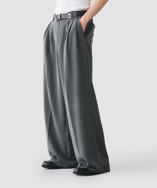 Adoon plain（アドーンプレーン）の「3-TUCK HERRINGBONE WIDE SLACKS / 3タックヘリンボーンワイドバギースラックス（スラックス・メンズ・チャコールグレー/ブラック・SMALL/MEDIUM/LARGE）」の7枚目の写真