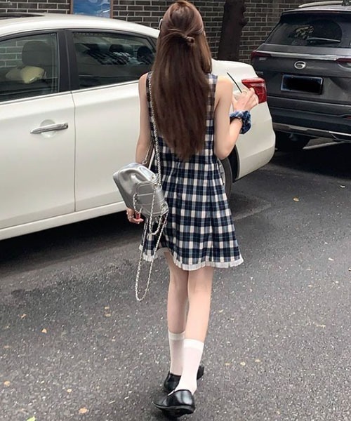 urge:(アージコロン )の「【URGE:】チェック柄 フリル ミニ丈 ワンピース(ワンピース・レディース・ネイビー・SMALL/MEDIUM/LARGE/X-LARGE)」の4枚目の写真