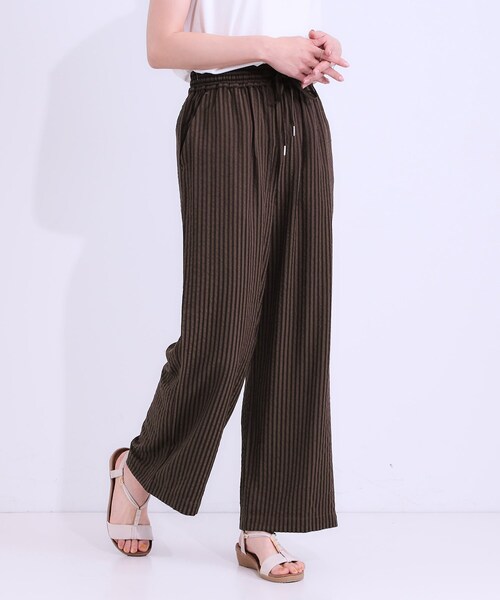 Cutie Blonde(キューティーブロンド)の「【セットアップ可能/ひんやり/吸水速乾】サッカーストライプイージーパンツ(その他パンツ・レディース・ブラウン系その他3/ネイビー系2/ブラック系2・03/02/01/04)」の2枚目の写真