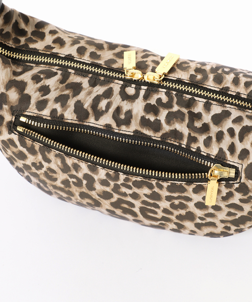 Spick & Span（スピックアンドスパン）の「《WEB限定》VIOLAd’ORO / ヴィオラドーロ BIANCAナイロンショルダー(レオパード)（ショルダーバッグ・レディース・キャメル・FREE）」の8枚目の写真