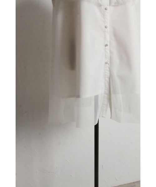 &. NOSTALGIA（アンドドットノスタルジア）の「フリルティアードブラウス（シャツ/ブラウス・レディース・アイボリー/ブラック・M）」の3枚目の写真