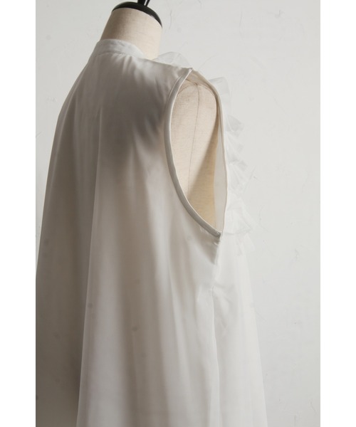 &. NOSTALGIA（アンドドットノスタルジア）の「フリルティアードブラウス（シャツ/ブラウス・レディース・アイボリー/ブラック・M）」の4枚目の写真