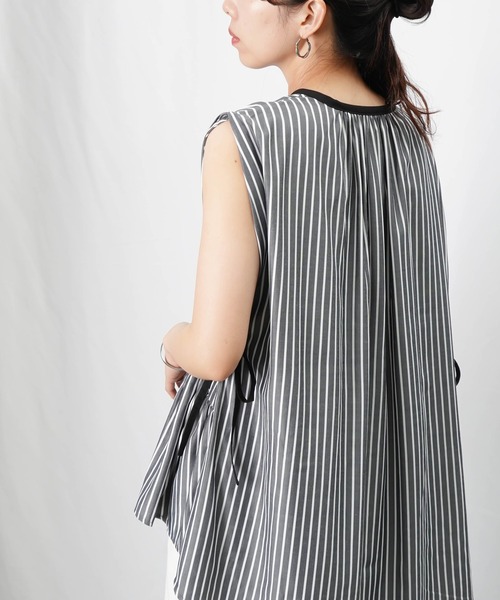 LUCA/LADY LUCK LUCA(ルカ/レディラックルカ)の「LC/LLL ストライプギャザーブラウス(シャツ/ブラウス・レディース・パープル/サックスブルー/ブラック・FREE)」の2枚目の写真