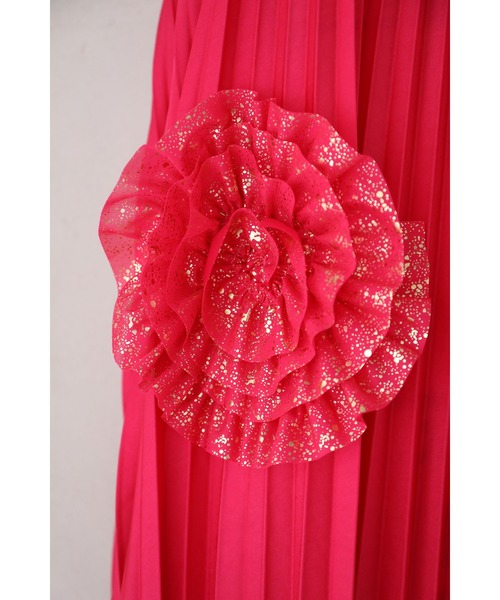 プリーツカットソーと花咲くチューブトップワンピースの2点セット【set