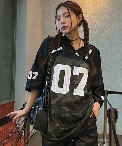 VIBGYOR（ヴィブジョー）の「【lulufa】メッシュ切り替えナンバリングゲームシャツ(CZ)（Tシャツ/カットソー・レディース・ブラック・LARGE/MEDIUM）」の2枚目の写真
