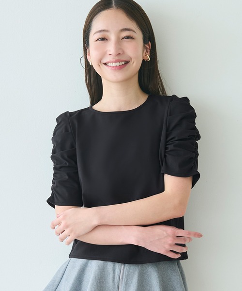 coca（coca）（コカ）の「シルキータッチ袖ギャザートップス（Tシャツ/カットソー・レディース・ホワイト/ブラック・M/L/S）」の2枚目の写真