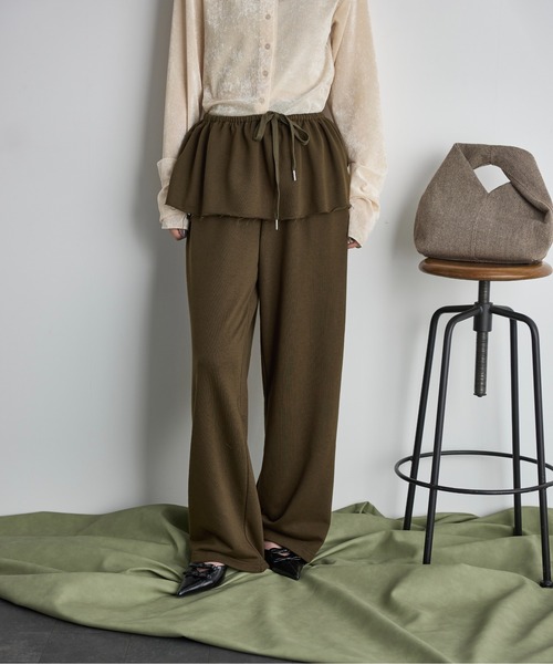 THE YOn(ザヨン)の「フリルベルト付きスウェットイージーパンツ(スウェットパンツ・レディース・グレー/ピンク/カーキブラウン・FREE)」の3枚目の写真