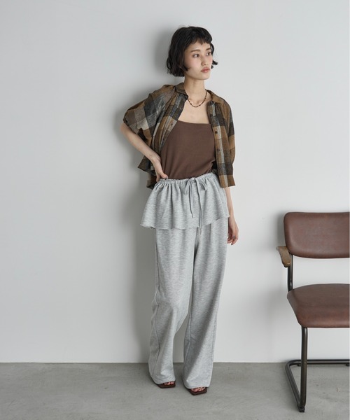 THE YOn(ザヨン)の「フリルベルト付きスウェットイージーパンツ(スウェットパンツ・レディース・グレー/ピンク/カーキブラウン・FREE)」の9枚目の写真