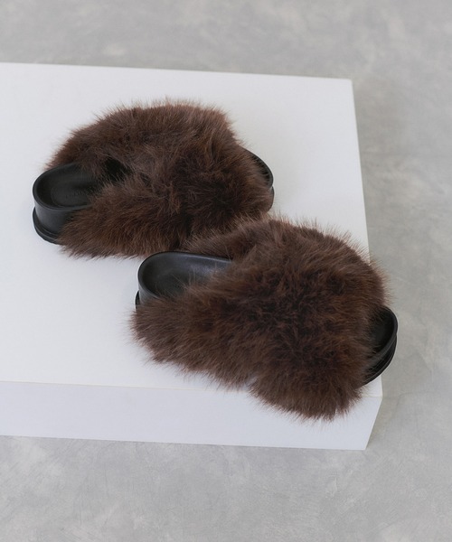 ADAM ET ROPE'（アダムエロペ）の「ボリュームファーサンダル（サンダル・レディース・ダークブラウン/ブラック・36/37/38）」の16枚目の写真