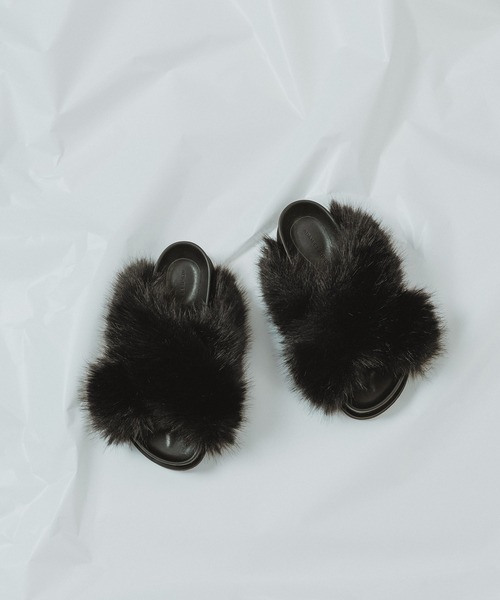 ADAM ET ROPE'（アダムエロペ）の「ボリュームファーサンダル（サンダル・レディース・ダークブラウン/ブラック・36/37/38）」の18枚目の写真