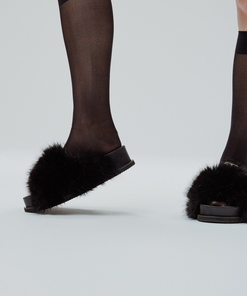 ADAM ET ROPE'（アダムエロペ）の「ボリュームファーサンダル（サンダル・レディース・ダークブラウン/ブラック・36/37/38）」の22枚目の写真