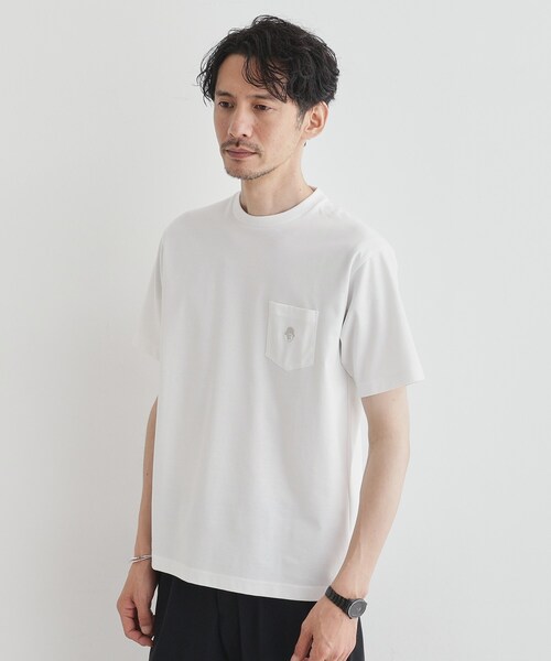 TAKEO KIKUCHI(タケオキクチ)の「【COOL CITY WEAR】ワンポイント刺しゅう ポケットTシャツ /接触冷感(Tシャツ/カットソー・メンズ・ホワイト/ボルドー/ブルー・02/03/04)」の1枚目の写真