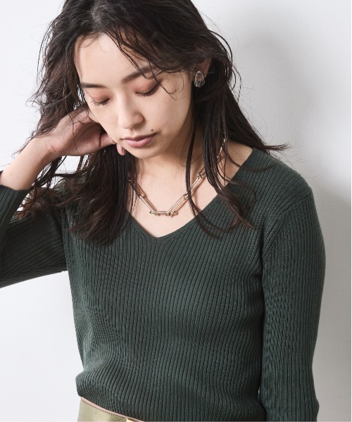 CHIC STYLE(シックスタイル)の「7分袖Vネックニットプルオーバー<大きいサイズ有>シックスタイル(ニット/セーター・レディース・グリーン系/ブラック/チャコールグレー・3L/L/LL/M/5L/4L)」の3枚目の写真