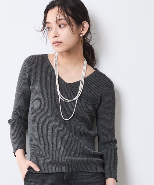 CHIC STYLE(シックスタイル)の「7分袖Vネックニットプルオーバー<大きいサイズ有>シックスタイル(ニット/セーター・レディース・グリーン系/ブラック/チャコールグレー・3L/L/LL/M/5L/4L)」の1枚目の写真