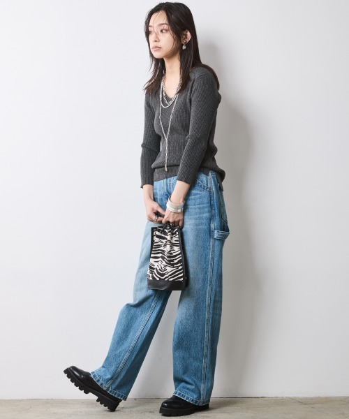 CHIC STYLE(シックスタイル)の「7分袖Vネックニットプルオーバー<大きいサイズ有>シックスタイル(ニット/セーター・レディース・グリーン系/ブラック/チャコールグレー・3L/L/LL/M/5L/4L)」の11枚目の写真