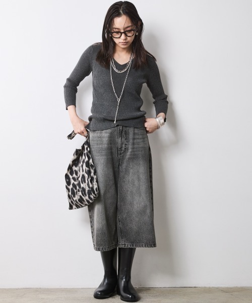 CHIC STYLE(シックスタイル)の「7分袖Vネックニットプルオーバー<大きいサイズ有>シックスタイル(ニット/セーター・レディース・グリーン系/ブラック/チャコールグレー・3L/L/LL/M/5L/4L)」の13枚目の写真