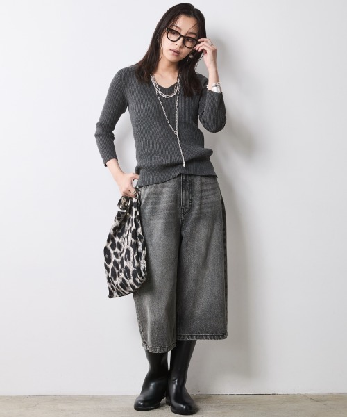 CHIC STYLE(シックスタイル)の「7分袖Vネックニットプルオーバー<大きいサイズ有>シックスタイル(ニット/セーター・レディース・グリーン系/ブラック/チャコールグレー・3L/L/LL/M/5L/4L)」の14枚目の写真