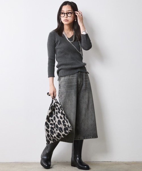 CHIC STYLE(シックスタイル)の「7分袖Vネックニットプルオーバー<大きいサイズ有>シックスタイル(ニット/セーター・レディース・グリーン系/ブラック/チャコールグレー・3L/L/LL/M/5L/4L)」の15枚目の写真