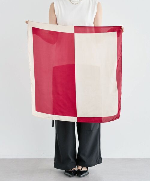 Green　Parks（グリーンパークス）の「・スクエアパターンスカーフ 70×70（バンダナ/スカーフ・レディース・レッド/グリーン・FREE）」の9枚目の写真