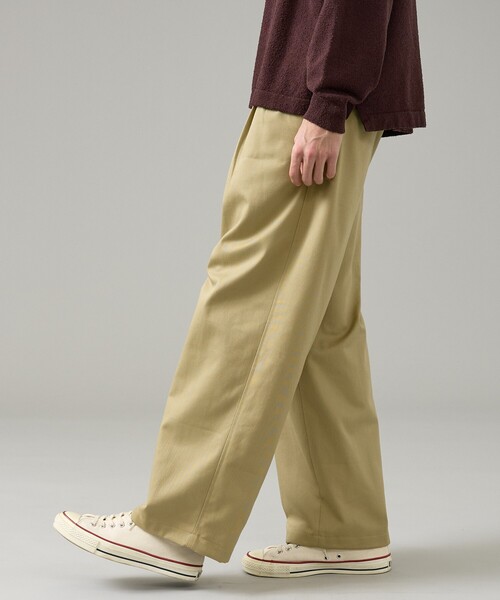 ABAHOUSE（アバハウス）の「2タック チノワイドパンツ / イージーパンツ（チノパンツ・メンズ・ブラウン/ブラック/オフホワイト/ベージュ・46/48）」の4枚目の写真