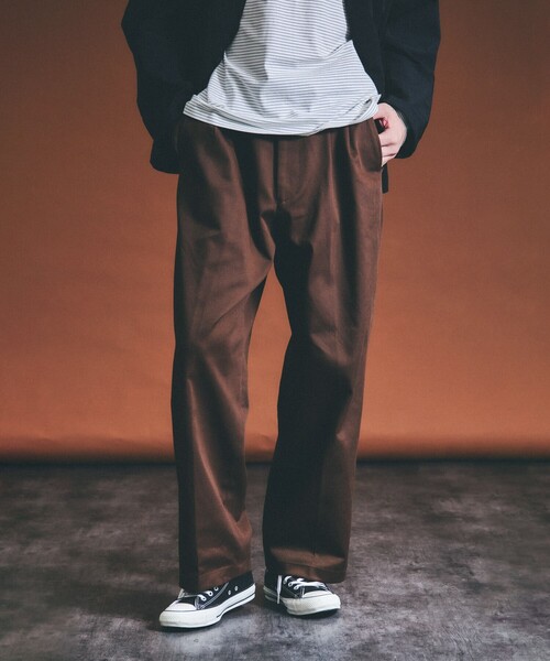 ABAHOUSE（アバハウス）の「2タック チノワイドパンツ / イージーパンツ（チノパンツ・メンズ・ブラウン/ブラック/オフホワイト/ベージュ・46/48）」の5枚目の写真