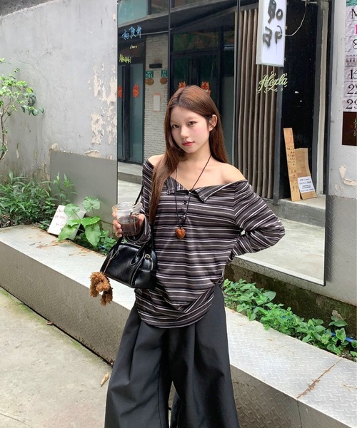 DEVICE(デバイス)の「ボーダー ルーズ オフショルダー ロンT トップス(Tシャツ/カットソー・レディース・ベージュ/チャコールグレー・FREE)」の16枚目の写真