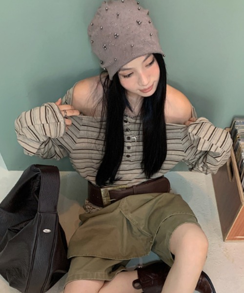 DEVICE(デバイス)の「ボーダー ルーズ オフショルダー ロンT トップス(Tシャツ/カットソー・レディース・ベージュ/チャコールグレー・FREE)」の3枚目の写真