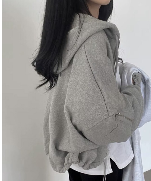 AMELY(エミリー)の「ドローストリングショート丈パーカー(パーカー・レディース・グレー/ライトグレー・フリー)」の7枚目の写真