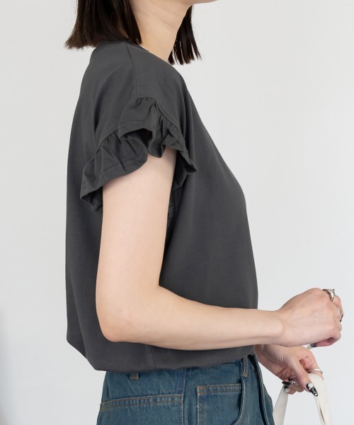aity(アイティ)の「フレンチスリーブTシャツ 袖フレア カットソー きれいめ 大きいサイズ 夏服(Tシャツ/カットソー・レディース・ブラック/グレイッシュベージュ/オフホワイト/チャコール/ミント・LL~3L/4L~5L/M~L)」の9枚目の写真