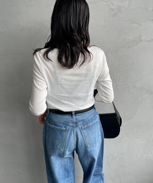 HANES（ヘインズ）の「【WEB限定】[HANES/ヘインズ] COMFORT WARM クルーネックロングスリーブTシャツ（Tシャツ/カットソー・レディース・ホワイト/ブラック・F）」の5枚目の写真