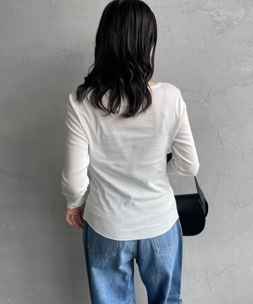 HANES（ヘインズ）の「【WEB限定】[HANES/ヘインズ] COMFORT WARM クルーネックロングスリーブTシャツ（Tシャツ/カットソー・レディース・ホワイト/ブラック・F）」の10枚目の写真