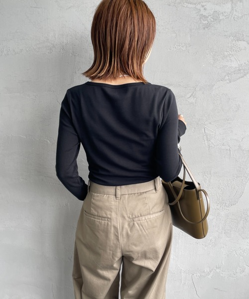 HANES（ヘインズ）の「【WEB限定】[HANES/ヘインズ] COMFORT WARM クルーネックロングスリーブTシャツ（Tシャツ/カットソー・レディース・ホワイト/ブラック・F）」の14枚目の写真