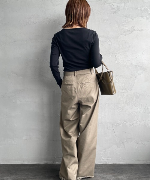 HANES（ヘインズ）の「【WEB限定】[HANES/ヘインズ] COMFORT WARM クルーネックロングスリーブTシャツ（Tシャツ/カットソー・レディース・ホワイト/ブラック・F）」の16枚目の写真