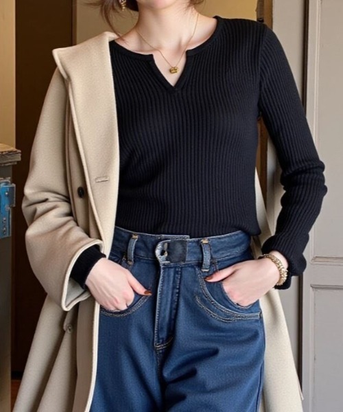 cammie(キャミー)の「キーネックリブニット(ニット/セーター・レディース・ブラック/ライトグレー/キャメル・F)」の1枚目の写真