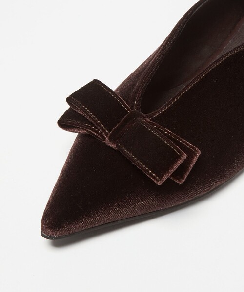 BEAUTY&YOUTH UNITED ARROWS（ビューティーアンドユースユナイテッドアローズ）の「ベルベット リボン Vカット フラットシューズ（パンプス・レディース・ダークブラウン・36/36h/37/37h）」の15枚目の写真
