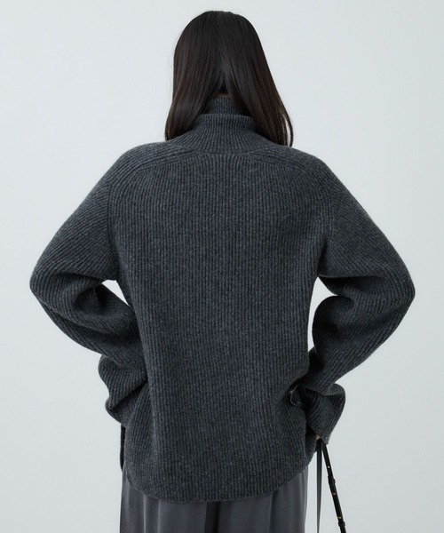 Chaos（カオス）の「Chaos(カオス)/ ◇大草直子さん着用◇　リズニット（ニット/セーター・レディース・チャコールグレー/バーガンディー・FREE）」の12枚目の写真