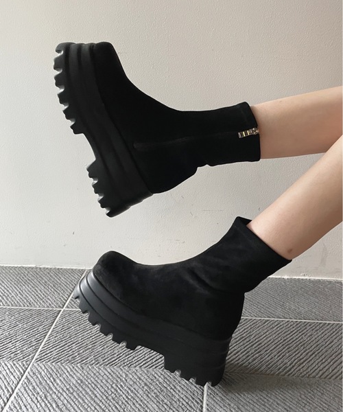 one way（ワンウェイ）の「トリプルソールショートブーツ（ブーツ・レディース・ブラック/ブラック系その他・MEDIUM/LARGE/SMALL）」の5枚目の写真