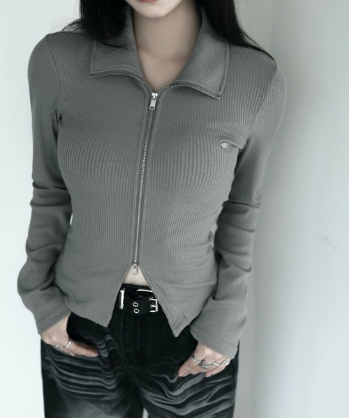 VEILA(ヴェイラ)の「ジップアップリブトップス(Tシャツ/カットソー・レディース・グレー・フリー)」の3枚目の写真