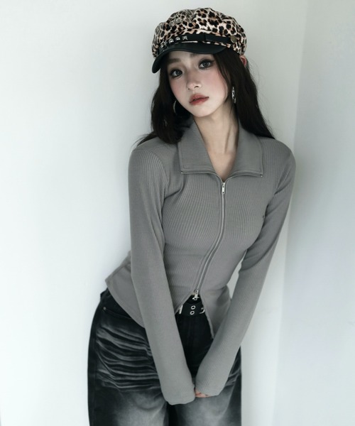VEILA(ヴェイラ)の「ジップアップリブトップス(Tシャツ/カットソー・レディース・グレー・フリー)」の8枚目の写真